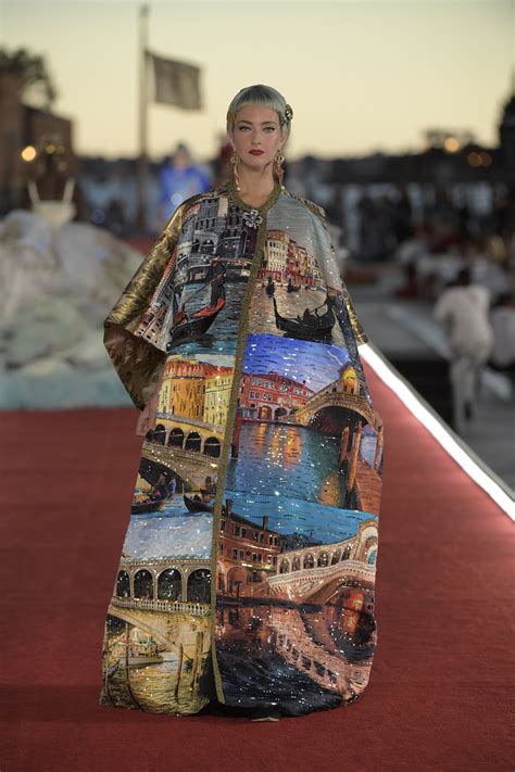 dolce gabbana venezia ospiti|La sfilata alta moda di Dolce & Gabbana a Venezia: chi ha sfilato.